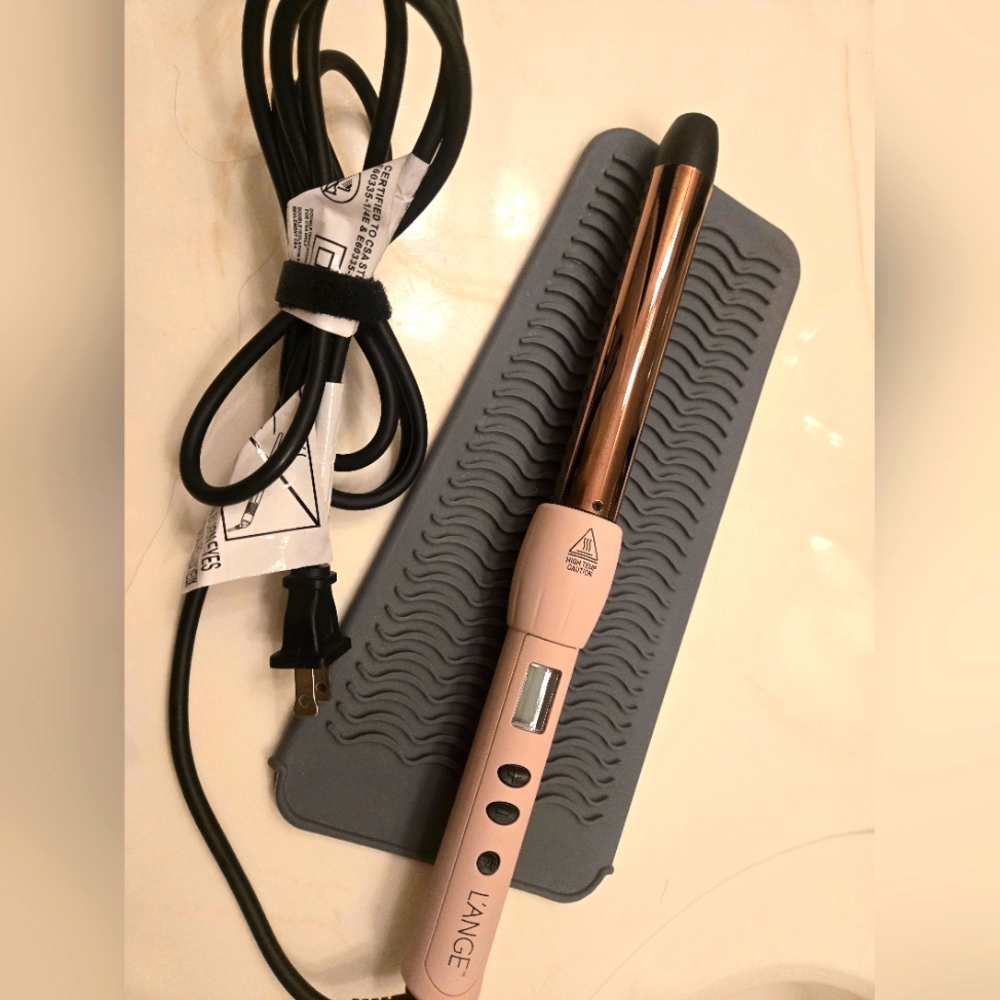 Lange Curling Wand w/Heat Resistant Mat